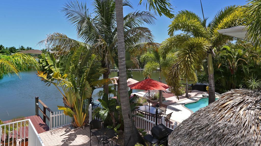 Manatee Bay Inn Форт-Маєрс-Біч Екстер'єр фото