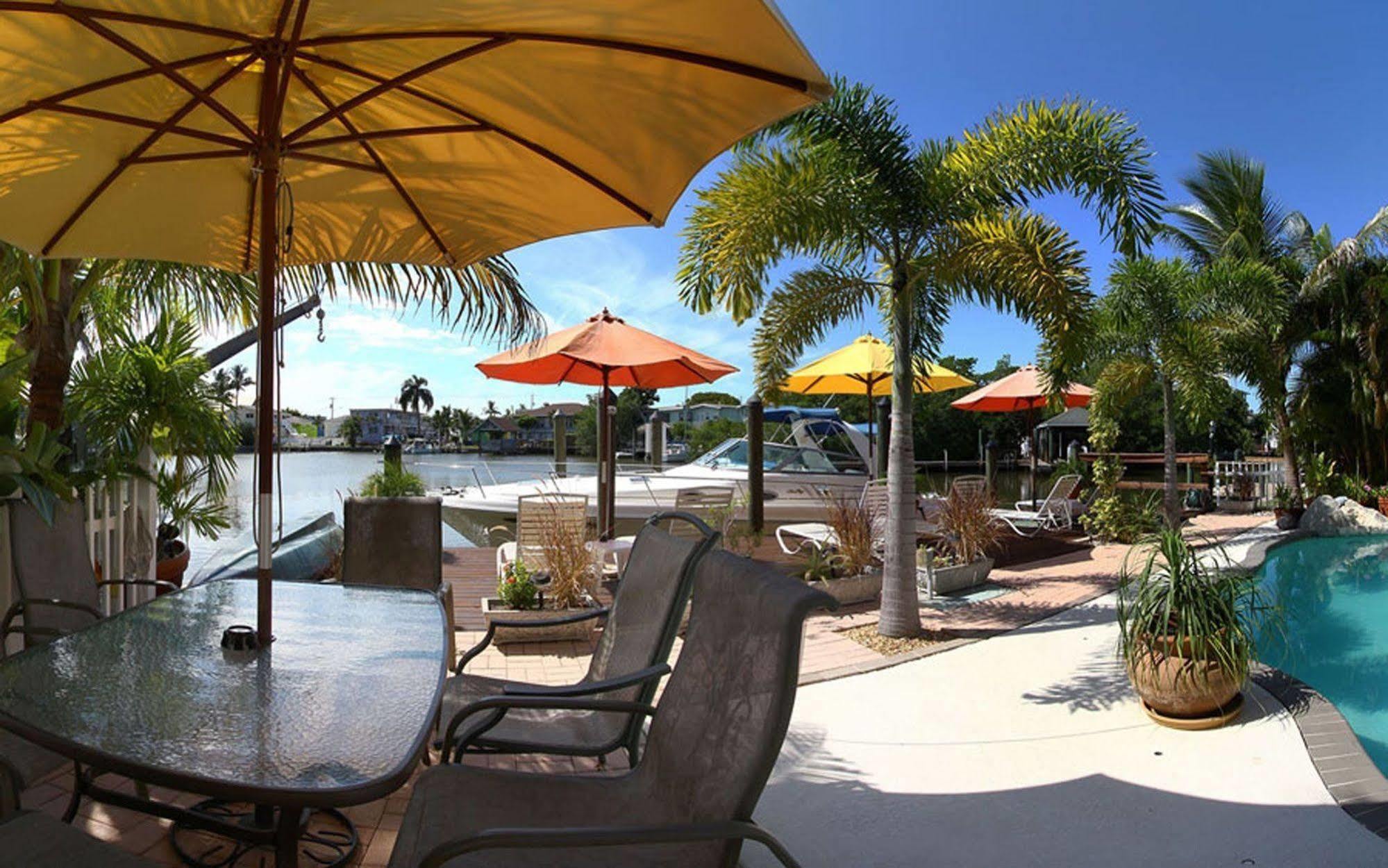 Manatee Bay Inn Форт-Маєрс-Біч Екстер'єр фото