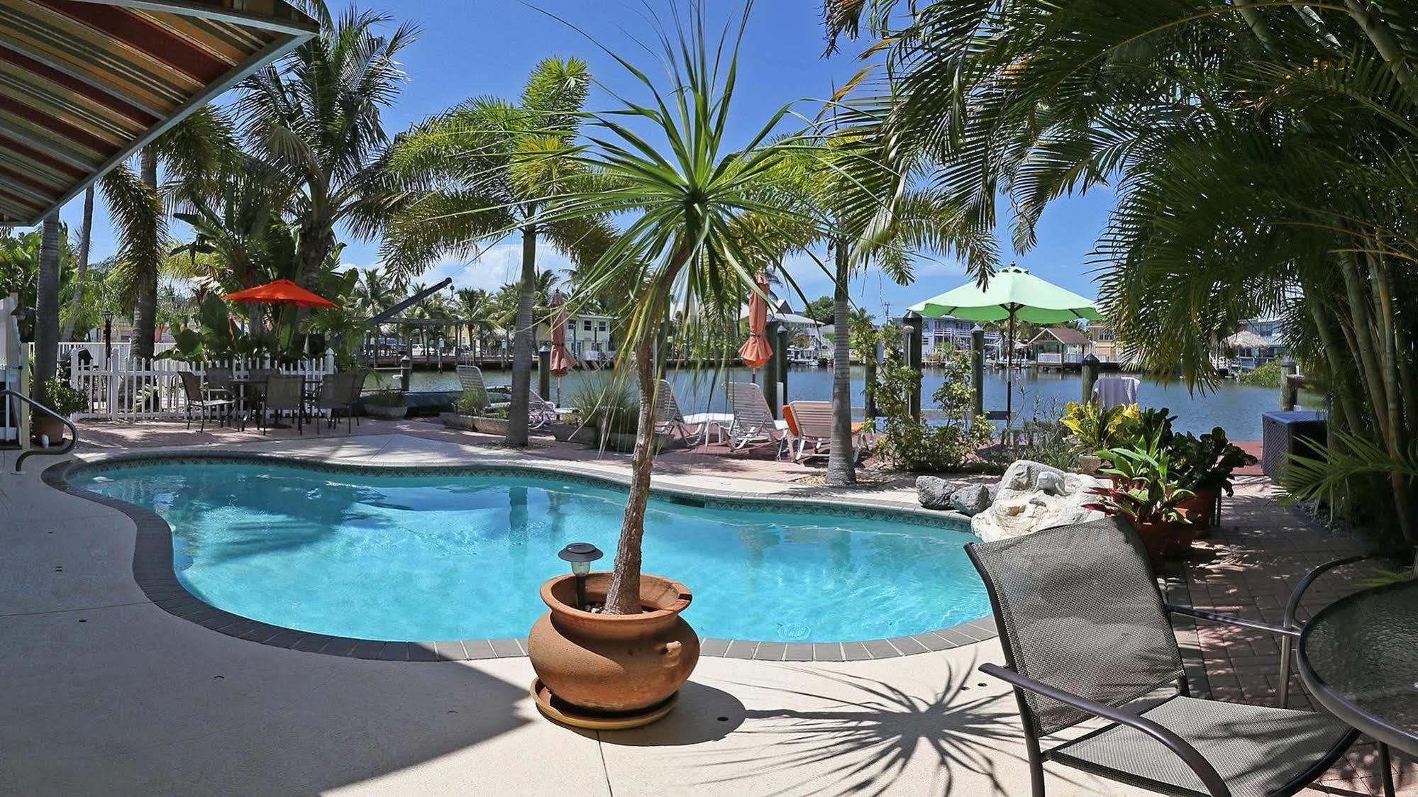 Manatee Bay Inn Форт-Маєрс-Біч Екстер'єр фото